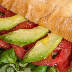 sandwich-palta-y-tomate.png